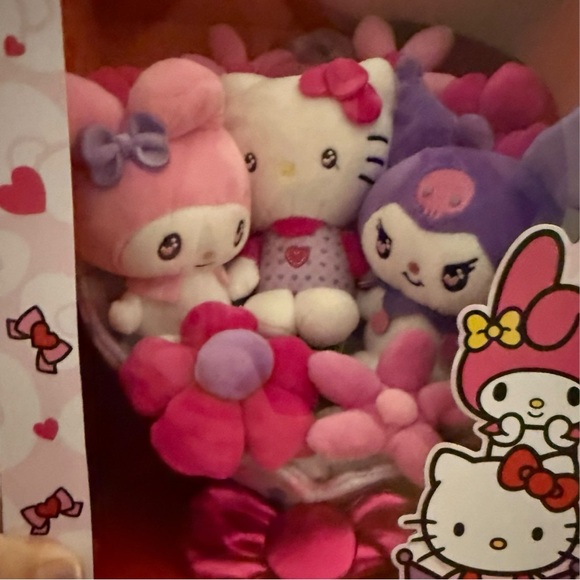 Hello Kitty My Melody Kuromi Valentine Plush Bouquet Boxed Sanrio NWT - Picture 10 of 16
